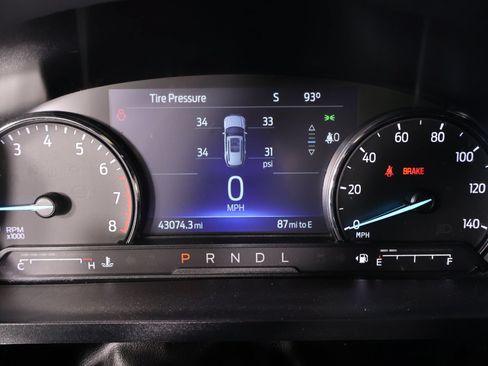 Used 2023 Ford Explorer XLT w/ Equipment Group 202A AWD/4WD image 4