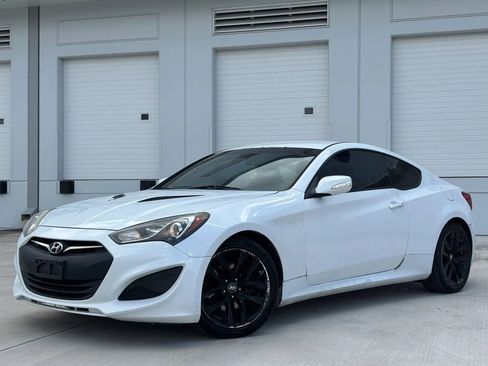 Used 2015 Hyundai Genesis 3.8 image 5