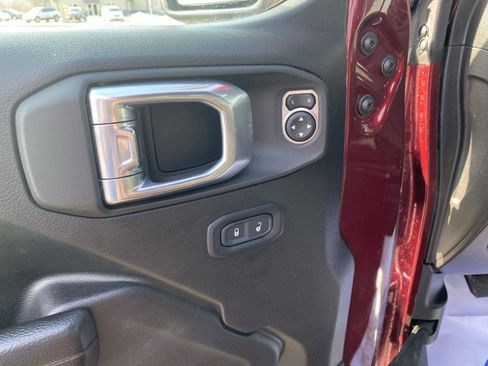 Used 2022 Jeep Wrangler Unlimited Willys image 13