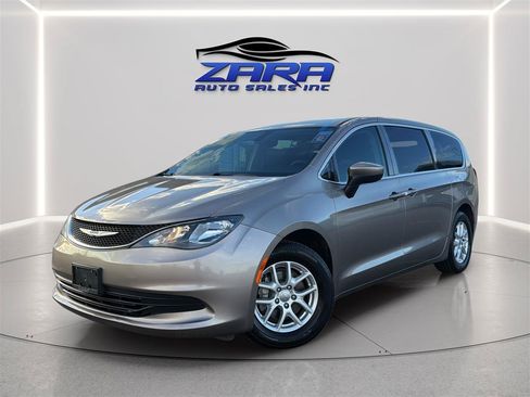 Used 2017 Chrysler Pacifica Touring FWD image 1