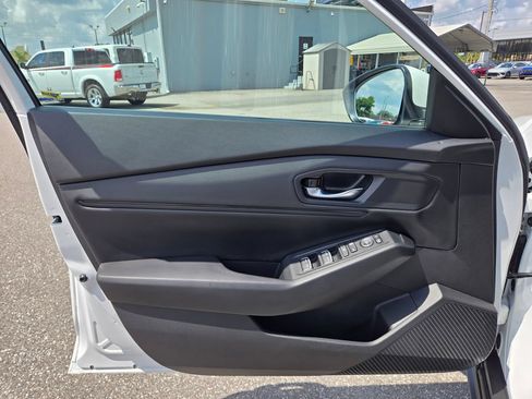 Used 2023 Honda Accord EX image 23