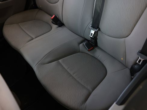 Used 2013 Hyundai Accent GLS w/ Premium Pkg FWD image 14
