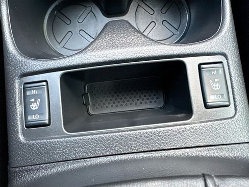 Used 2022 Nissan Rogue Sport SV w/ Technology Package FWD image 21