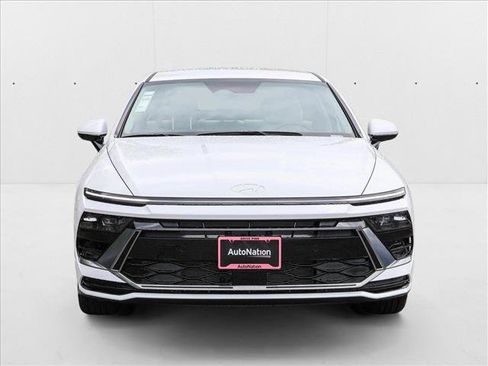 New 2025 Hyundai Sonata SEL image 2