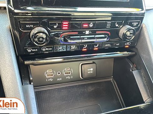 Used 2024 Jeep Grand Cherokee L Laredo w/ Luxury Tech Group I image 22