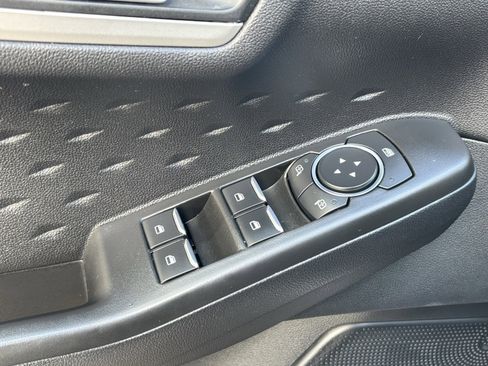 Used 2020 Ford Escape SE image 17