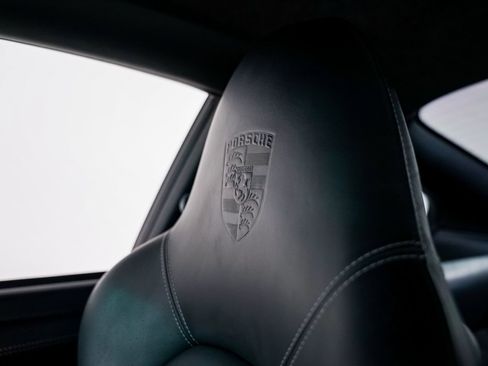 Used 2004 Porsche 911 GT3 RWD image 15