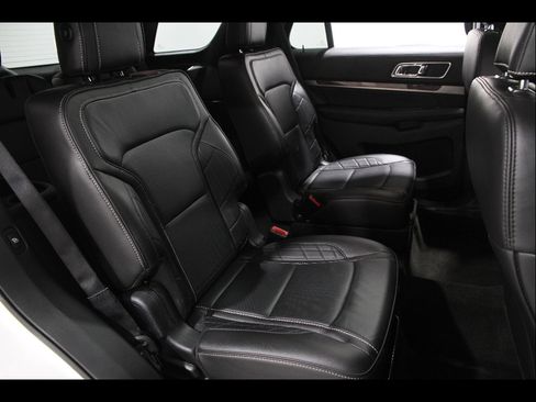 Used 2018 Ford Explorer Platinum AWD/4WD image 20