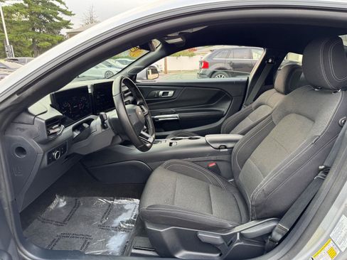 Used 2024 Ford Mustang Coupe RWD image 22