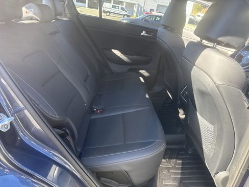 Used 2020 Kia Sportage S image 32