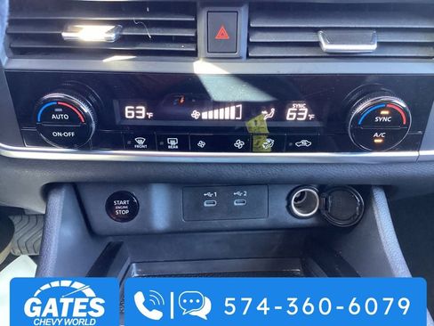 Used 2025 Nissan Rogue SV AWD/4WD image 20