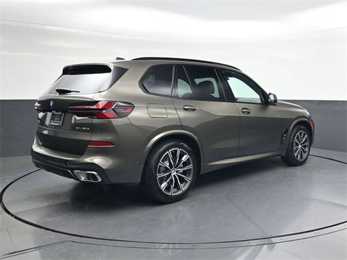 New 2026 BMW X5 xDrive50e w/ M Sport Package image 4