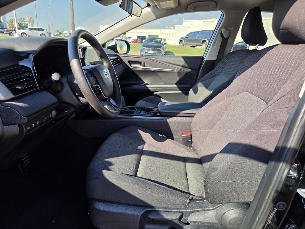 Used 2025 Toyota Camry LE FWD image 27