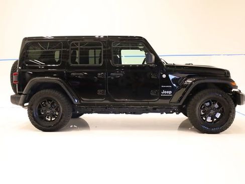 Used 2024 Jeep Wrangler Unlimited Sahara w/ Technology Group AWD/4WD image 3