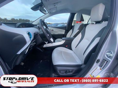 Used 2018 Toyota Prius Prime Advanced image 17