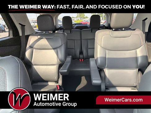 Used 2025 Ford Explorer Active w/ Active Comfort Package AWD/4WD image 32