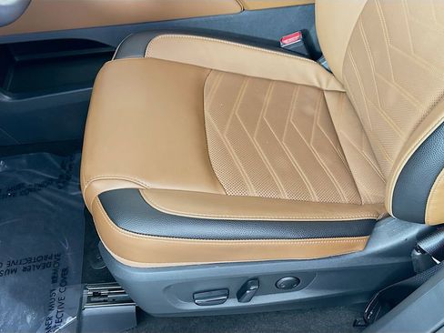 Certified 2025 Nissan Pathfinder Platinum AWD/4WD image 28