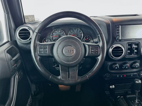 Used 2016 Jeep Wrangler Unlimited Sahara w/ Connectivity Group image 16