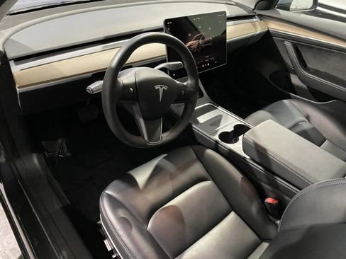 Used 2023 Tesla Model 3 Standard Range image 10