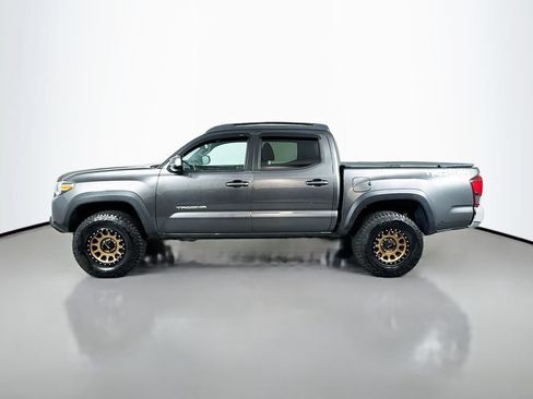 Used 2019 Toyota Tacoma TRD Off-Road AWD/4WD image 7