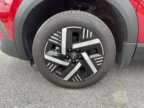 Used 2026 Nissan Kicks SV w/ Illumination Package FWD image 11