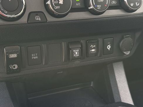 Used 2019 Toyota Tacoma TRD Off-Road AWD/4WD image 20