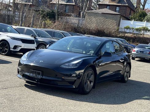 Used 2021 Tesla Model 3 Standard Range Plus RWD image 3
