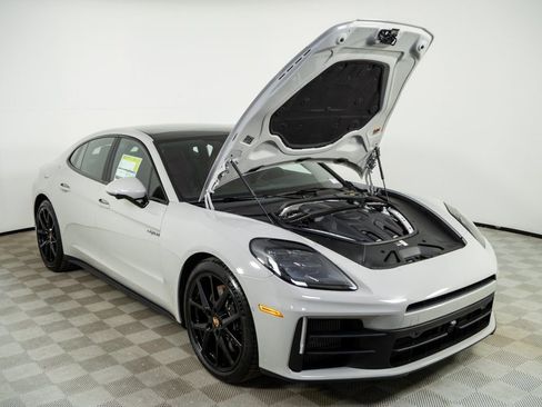 New 2026 Porsche Panamera 4 E-Hybrid image 34