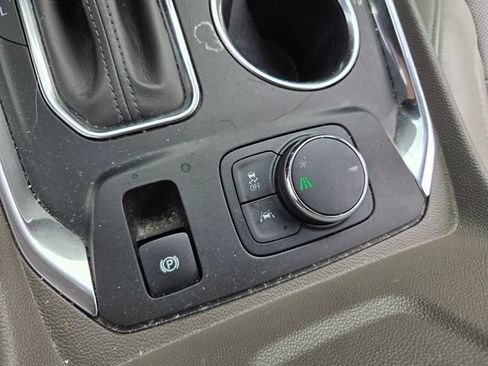 Used 2020 Chevrolet Traverse Premier FWD image 27