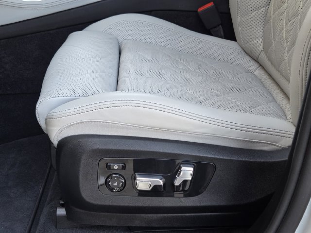 Used 2025 BMW X5 xDrive40i w/ Executive Package AWD/4WD image 19