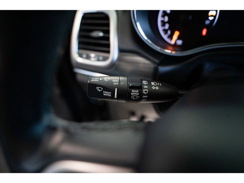 Used 2019 Jeep Grand Cherokee Limited w/ Luxury Group II AWD/4WD image 23
