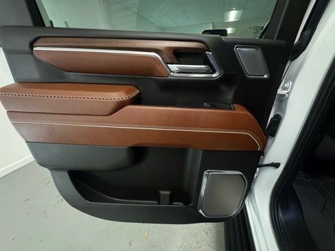 Used 2024 GMC Sierra 2500 Denali Ultimate w/ Max Trailering Package image 8