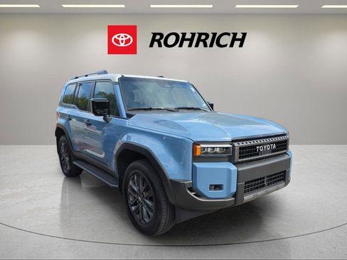 Used 2024 Toyota Land Cruiser image 3