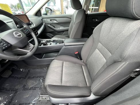 Used 2025 Nissan Rogue SV FWD image 29