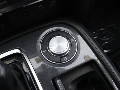 Used 2024 Nissan Armada SV image 20