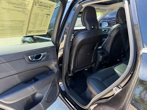 Used 2020 Volvo XC60 T5 Momentum image 29