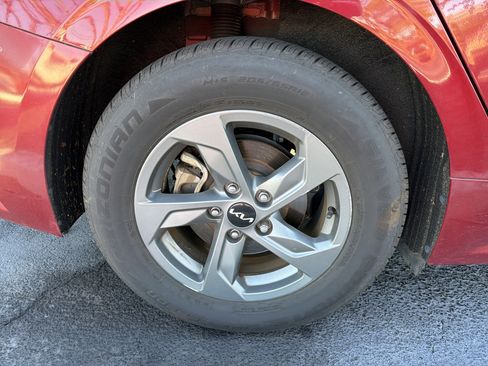 Used 2022 Kia K5 LX image 13