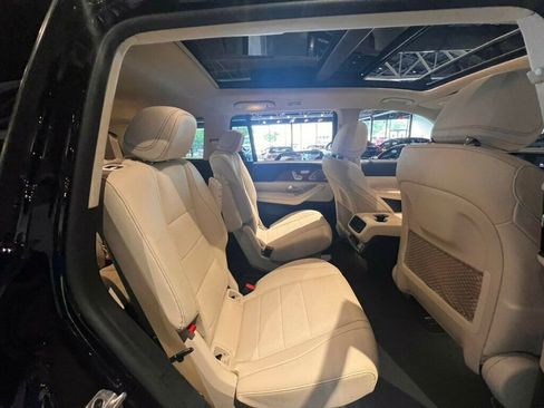 Used 2022 Mercedes-Benz GLS 450 4MATIC image 30