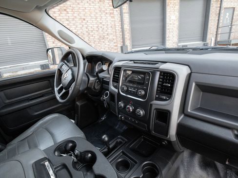 Used 2017 RAM 2500 Tradesman w/ Chrome Appearance Group image 28