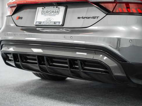 Used 2023 Audi RS e-tron GT w/ Carbon Performance Package image 22