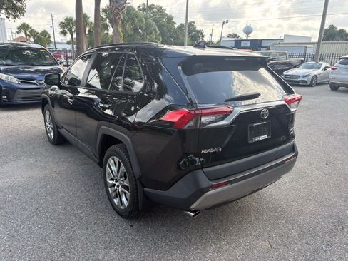 Used 2022 Toyota RAV4 Limited w/ Limited Grade Weather Package AWD/4WD image 5