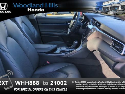 Used 2018 Toyota Camry XSE image 23