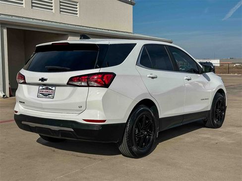 Used 2022 Chevrolet Equinox LT image 3