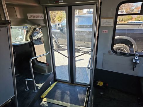 Used 2013 Chevrolet Express 4500 w/ Shuttle Bus Package image 22