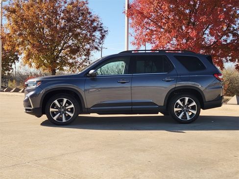 Used 2025 Honda Pilot Elite image 4