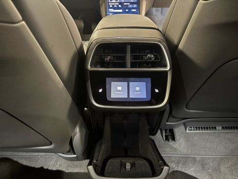 Used 2025 Lucid Air Pure RWD image 33