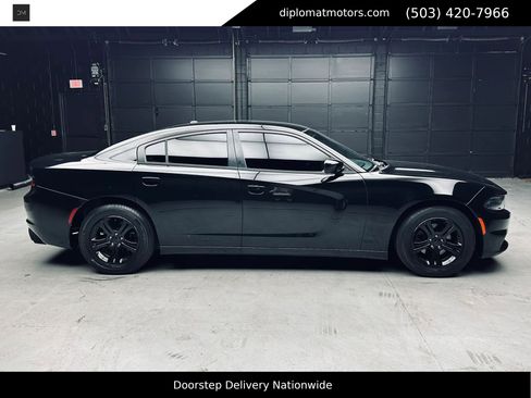 Used 2015 Dodge Charger SE w/ Popular Equipment Group RWD image 8