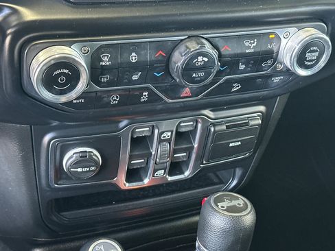 Used 2020 Jeep Wrangler Unlimited Sport S AWD/4WD image 19