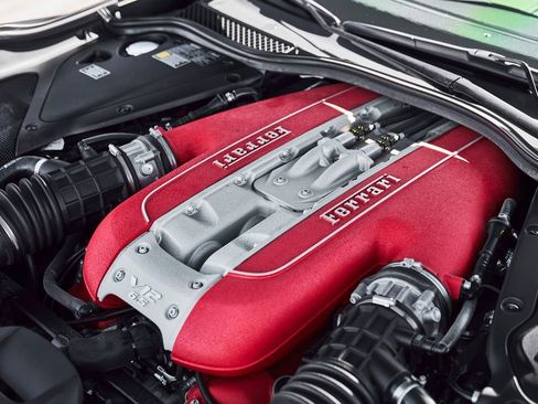 Used 2021 Ferrari 812 GTS RWD image 22