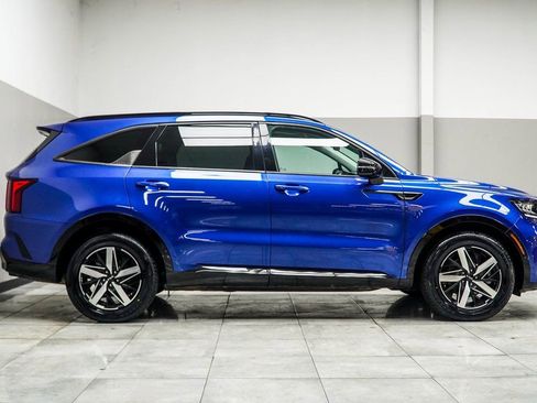 Used 2023 Kia Sorento S w/ Panoramic Sunroof Package image 7